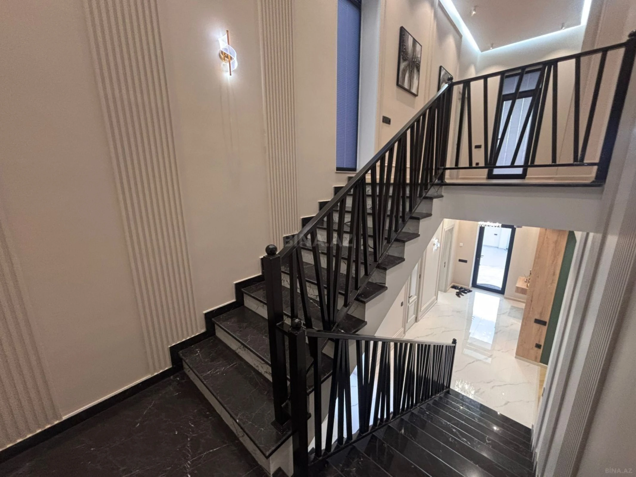 Satılır 5 otaqlı həyət evi 290 m²
