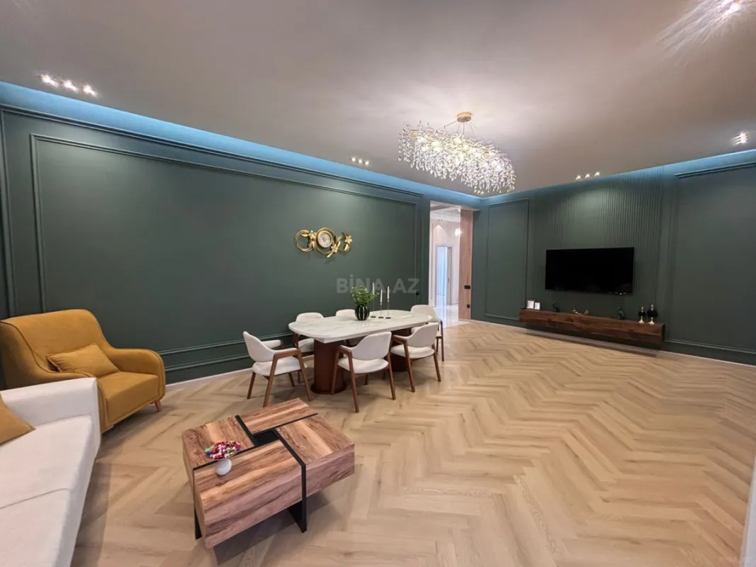 Satılır 5 otaqlı həyət evi 290 m²