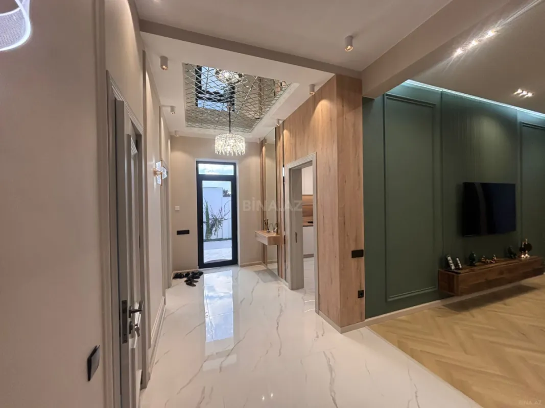 Satılır 5 otaqlı həyət evi 290 m²