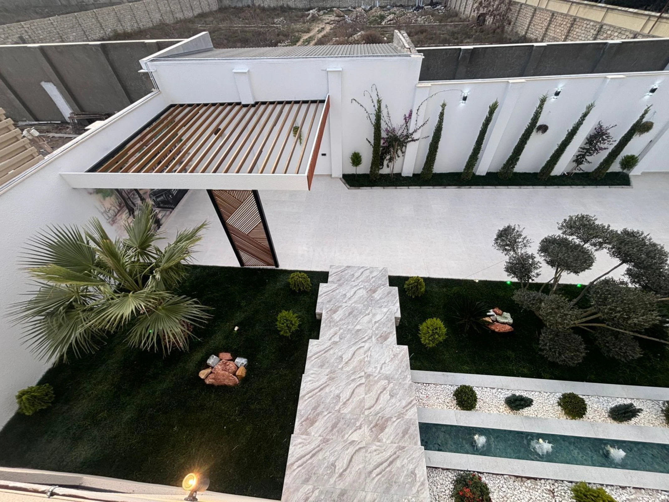 Satılır 5 otaqlı həyət evi 290 m²