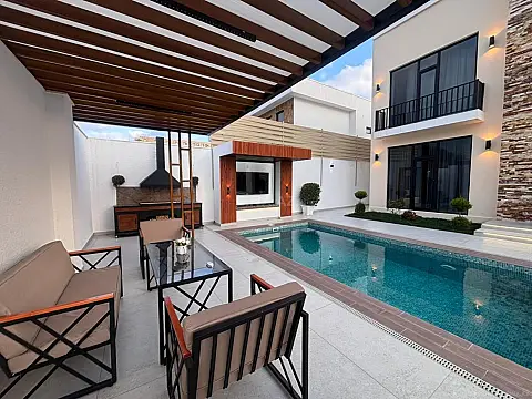 Satılır 5 otaqlı həyət evi 290 m²