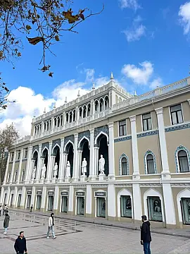 Kirayə verilir 2 otaqlı mənzil 42 m² — Bakı, İçərişəhər 2 otaq 42.00 m²