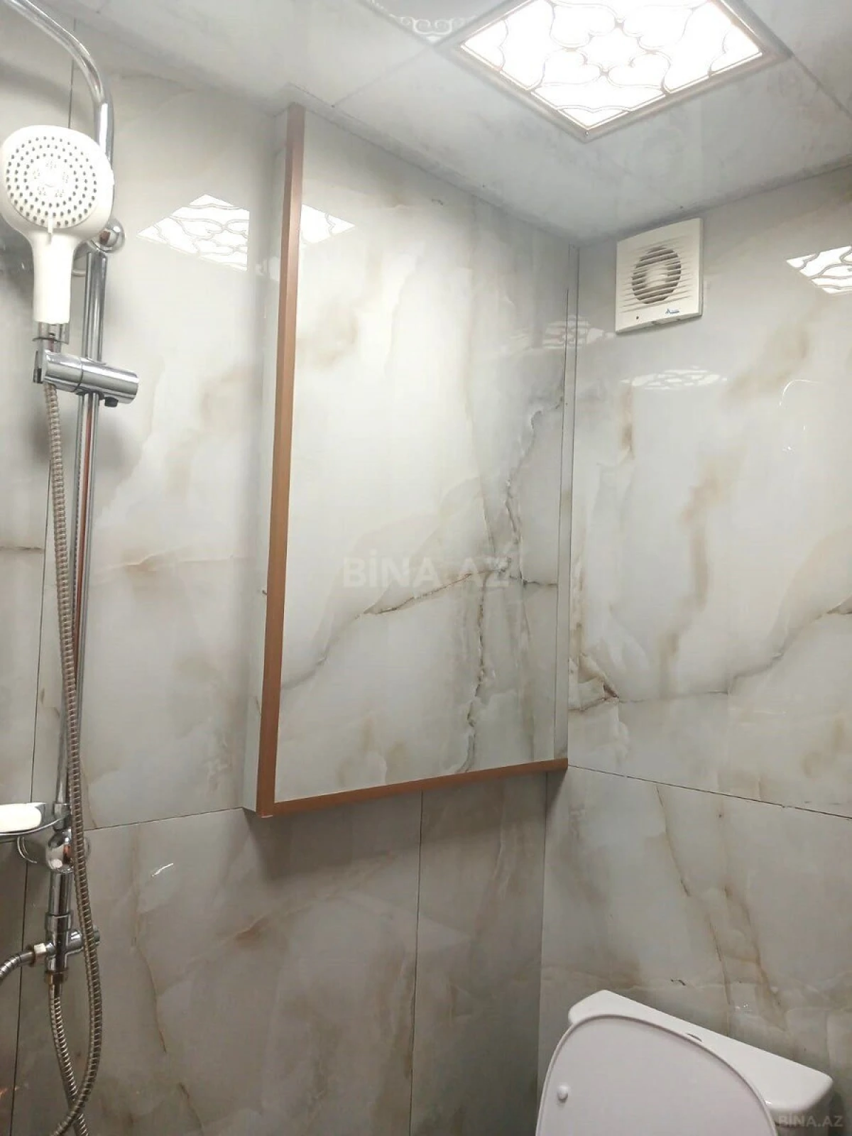 Satılır 2 otaqlı mənzil 63 m²
