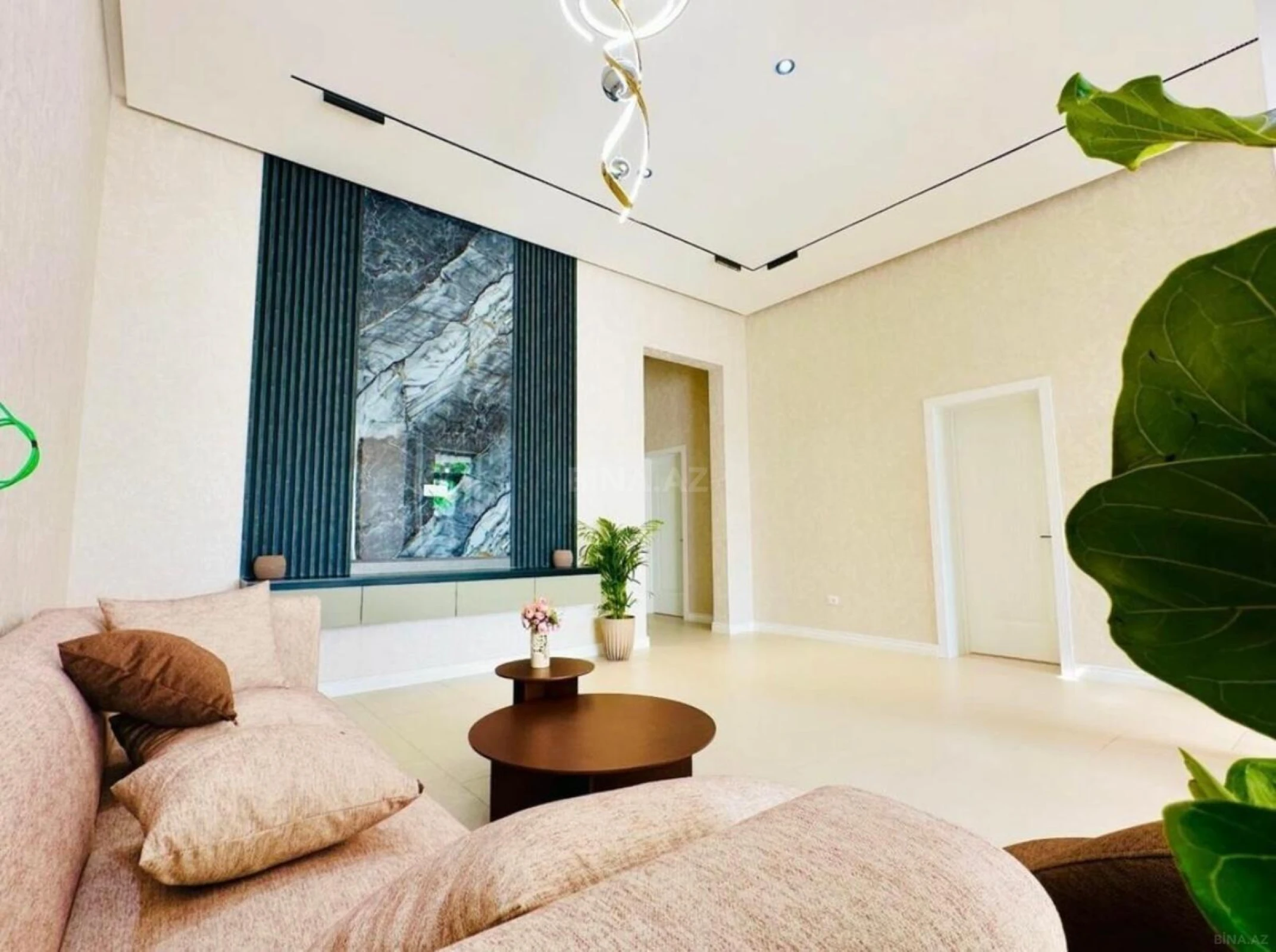 Kirayə verilir 4 otaqlı həyət evi 250 m²