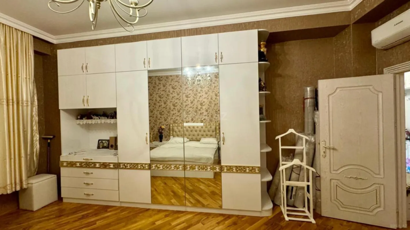 Kirayə verilir 3 otaqlı mənzil 134 m²