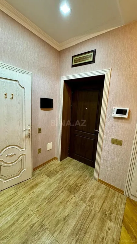 Kirayə verilir 3 otaqlı mənzil 134 m²