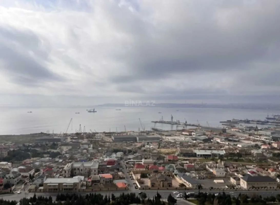 Satılır 4 otaqlı mənzil 185 m²