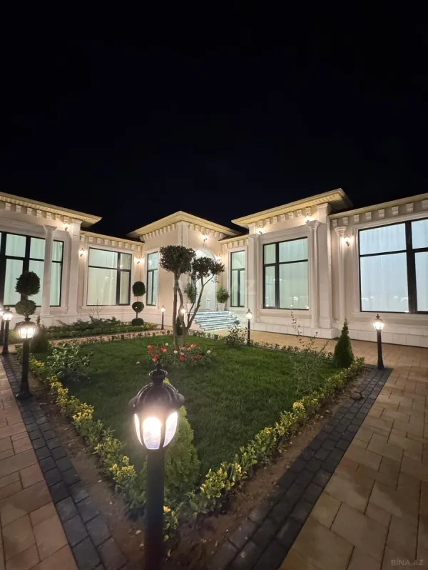 Satılır 5 otaqlı həyət evi 300 m²