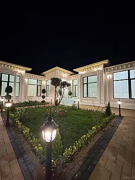 Satılır 5 otaqlı həyət evi 300 m²
