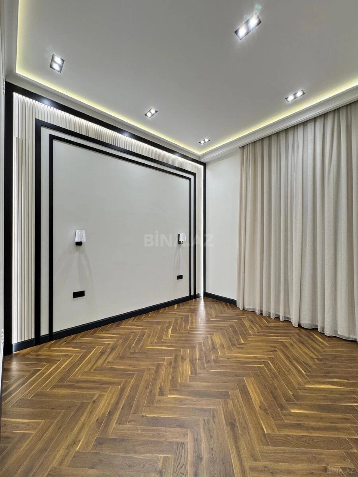 Satılır 5 otaqlı həyət evi 300 m²