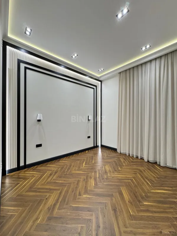 Satılır 5 otaqlı həyət evi 300 m²