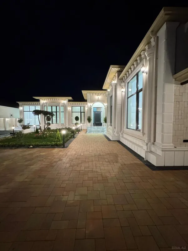 Satılır 5 otaqlı həyət evi 300 m²