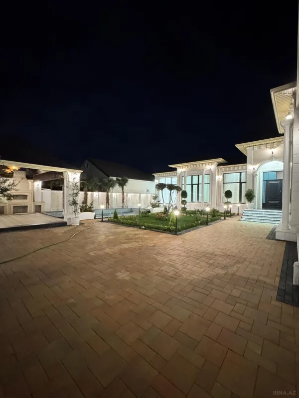 Satılır 5 otaqlı həyət evi 300 m²
