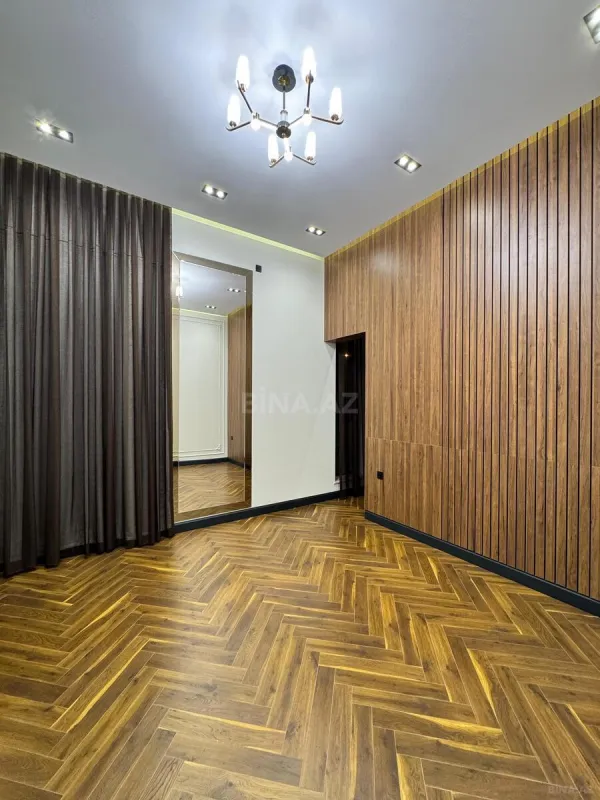 Satılır 5 otaqlı həyət evi 300 m²