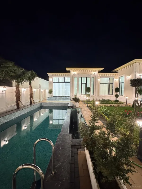 Satılır 5 otaqlı həyət evi 300 m²
