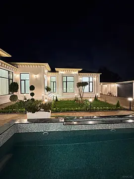 Satılır 5 otaqlı həyət evi 300 m²