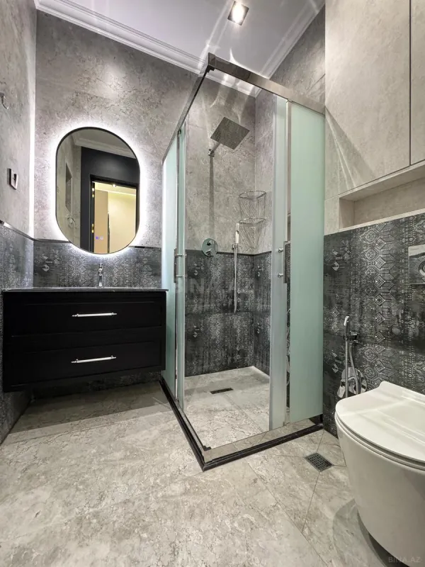 Satılır 5 otaqlı həyət evi 300 m²