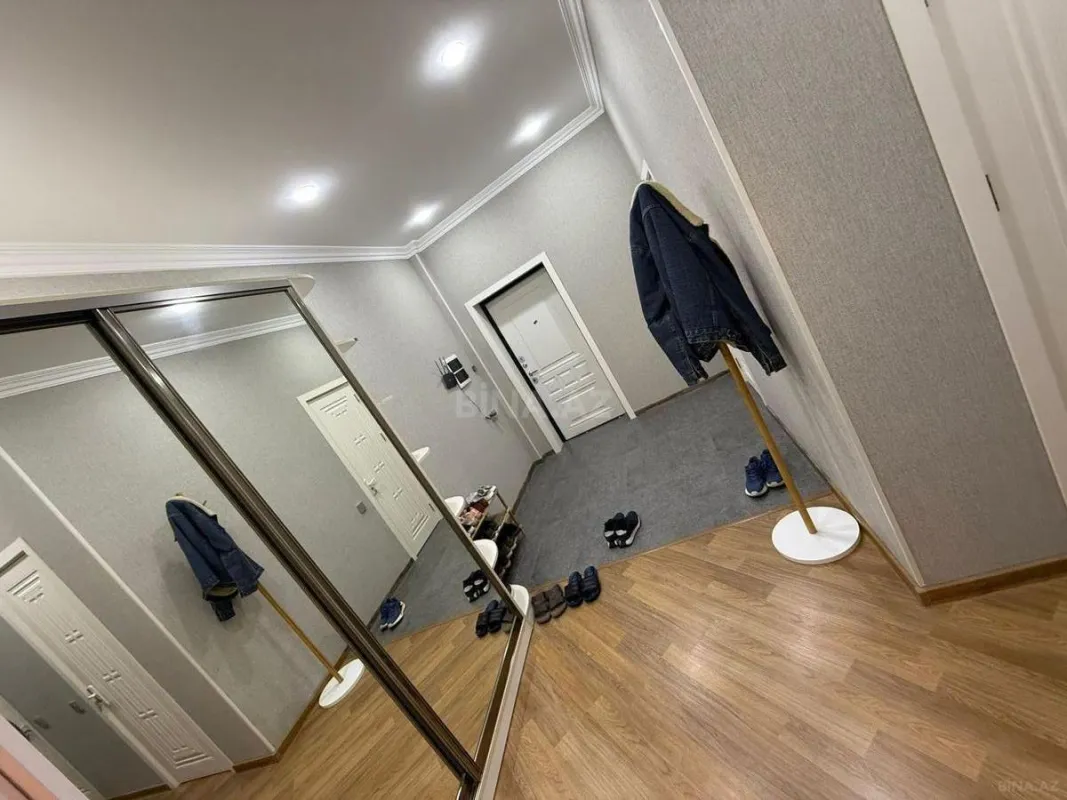 Kirayə verilir 3 otaqlı mənzil 124 m²