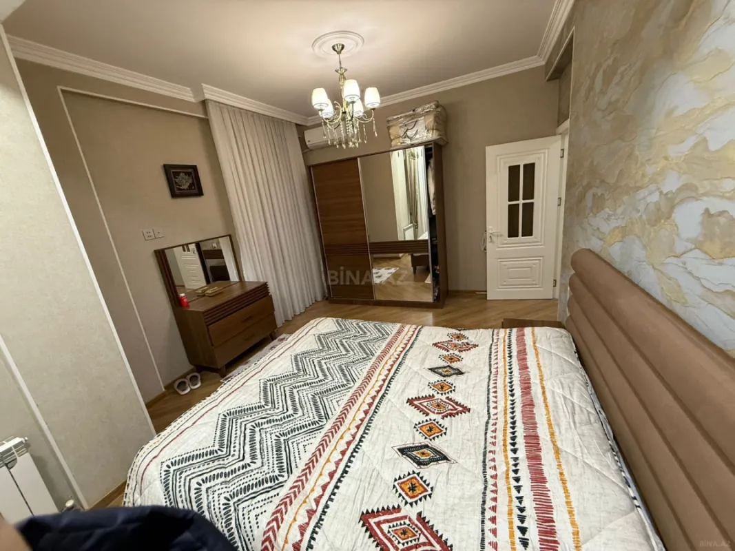 Kirayə verilir 3 otaqlı mənzil 124 m²