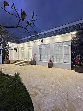 Satılır 5 otaqlı həyət evi 220 m²