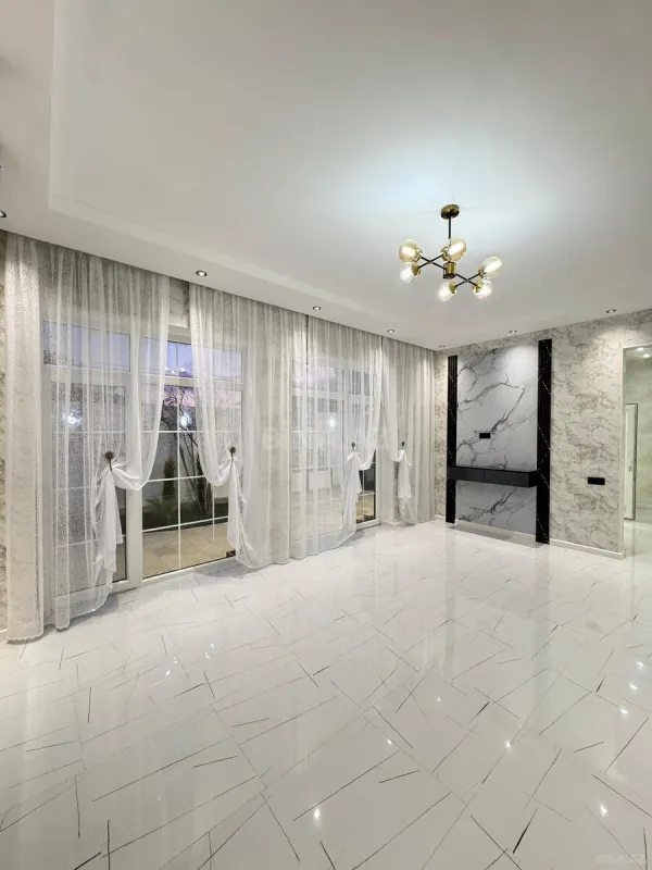 Satılır 5 otaqlı həyət evi 220 m²