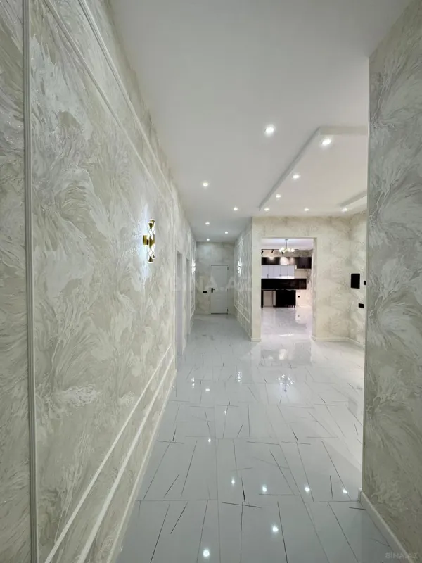 Satılır 5 otaqlı həyət evi 220 m²