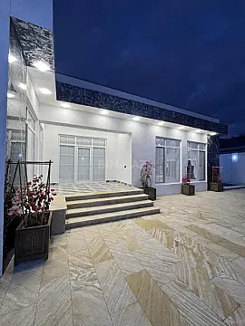 Satılır 5 otaqlı həyət evi 220 m²