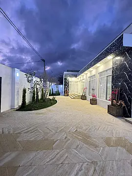 Satılır 5 otaqlı həyət evi 220 m²