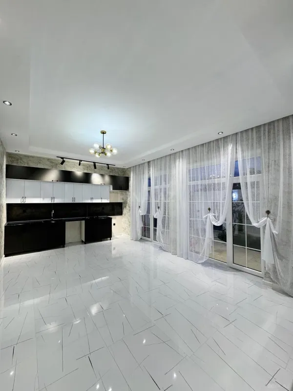 Satılır 5 otaqlı həyət evi 220 m²