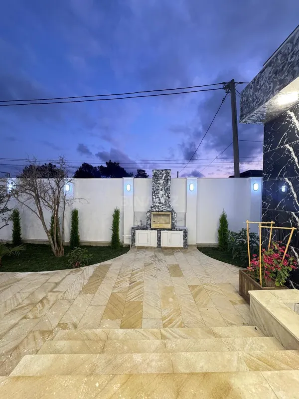 Satılır 5 otaqlı həyət evi 220 m²