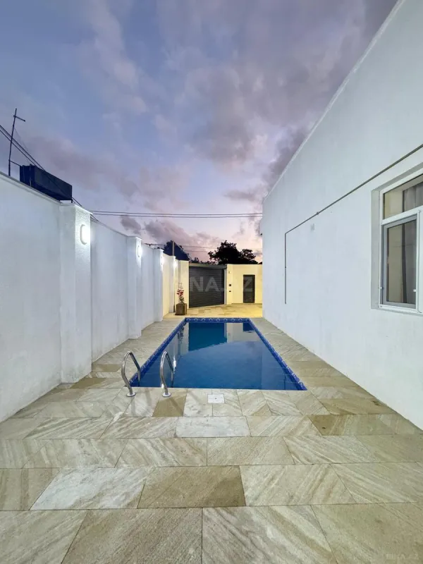 Satılır 5 otaqlı həyət evi 220 m²