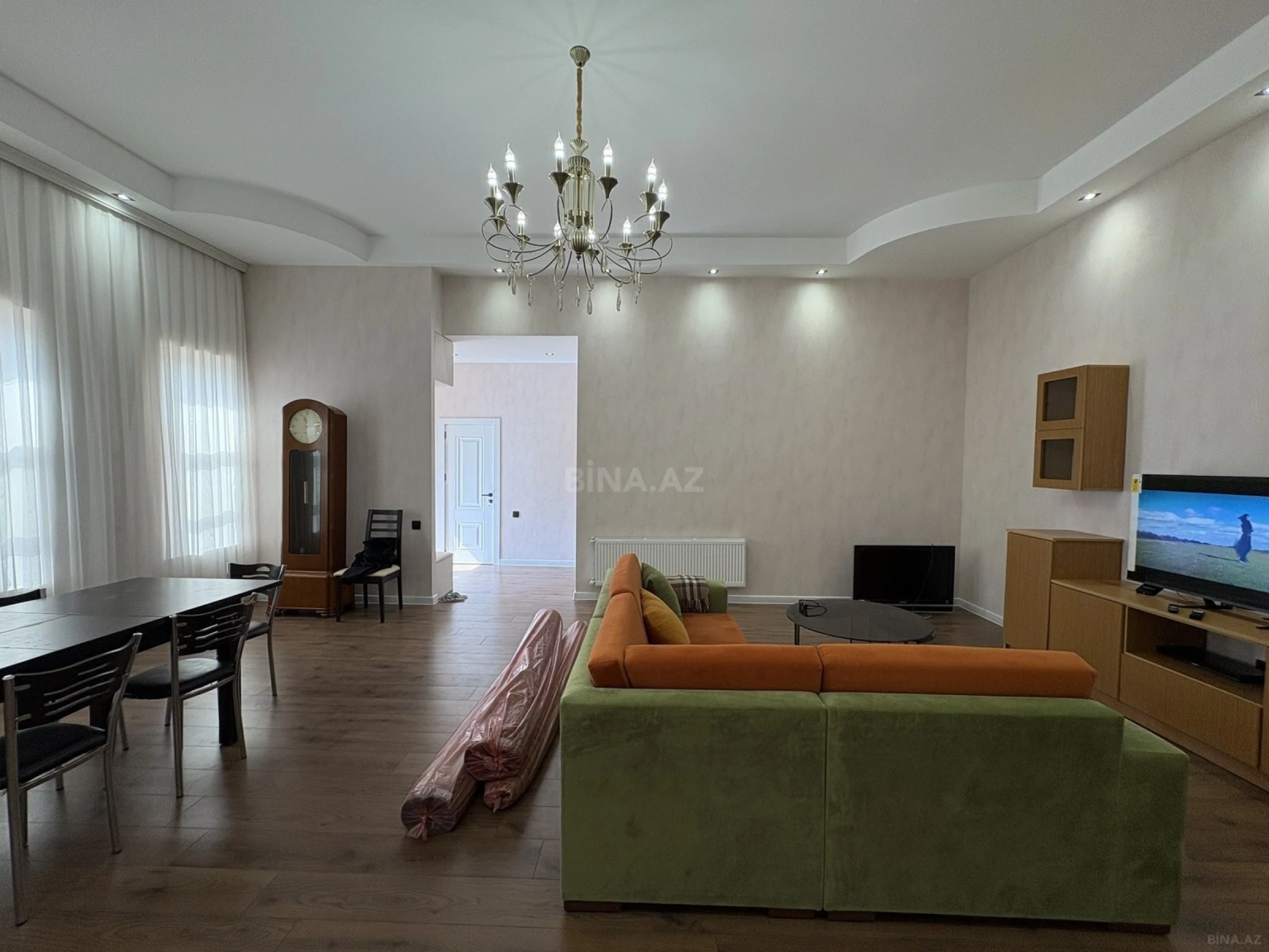 Kirayə verilir 5 otaqlı həyət evi 250 m²