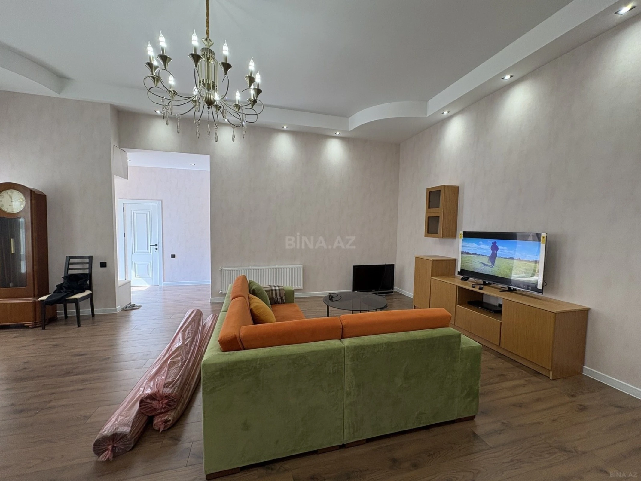 Kirayə verilir 5 otaqlı həyət evi 250 m²