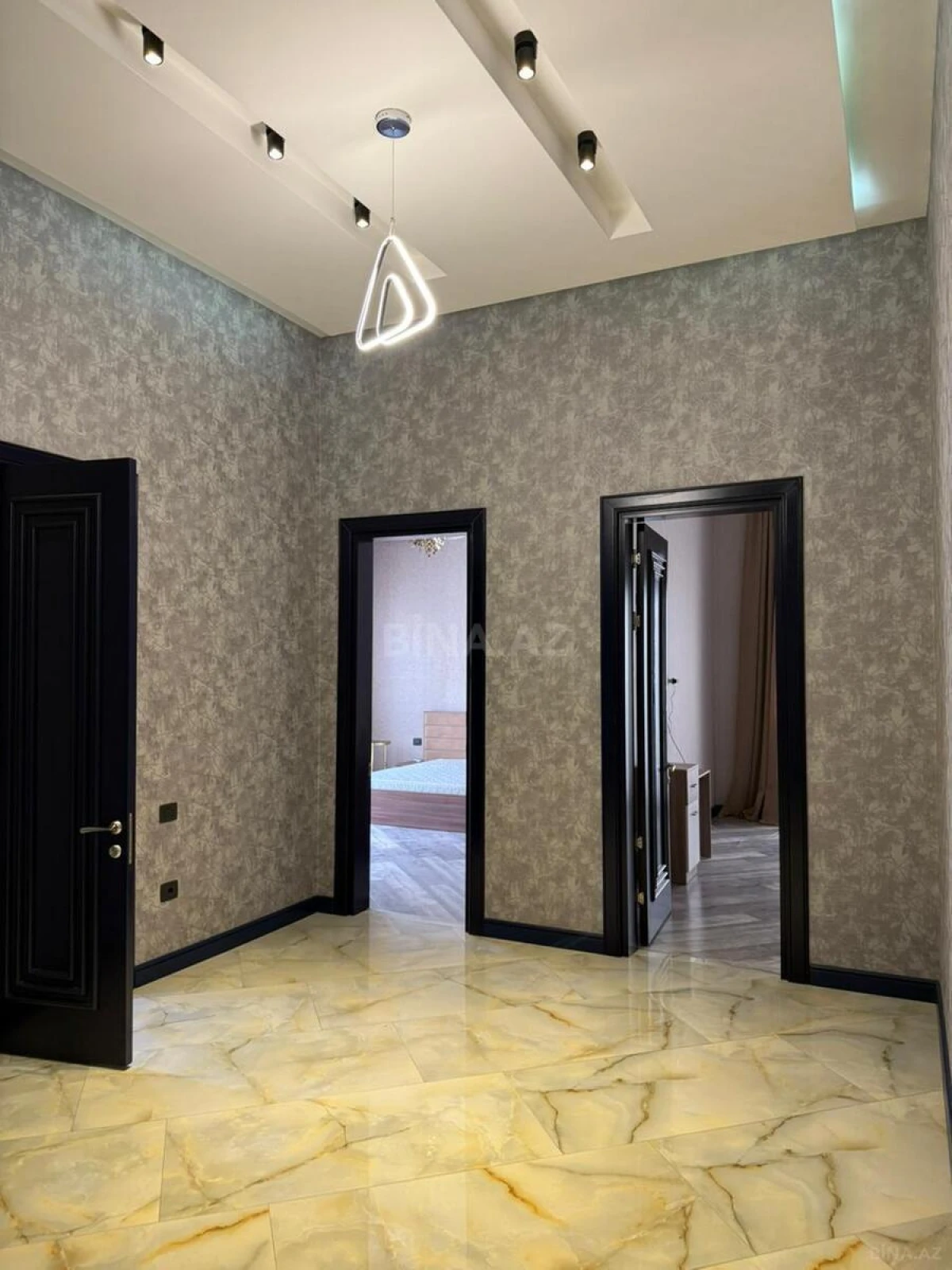 Kirayə verilir 5 otaqlı həyət evi 340 m²