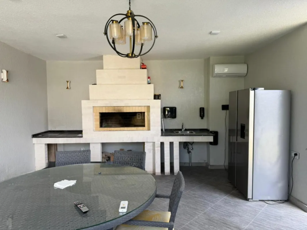 Kirayə verilir 5 otaqlı həyət evi 340 m²