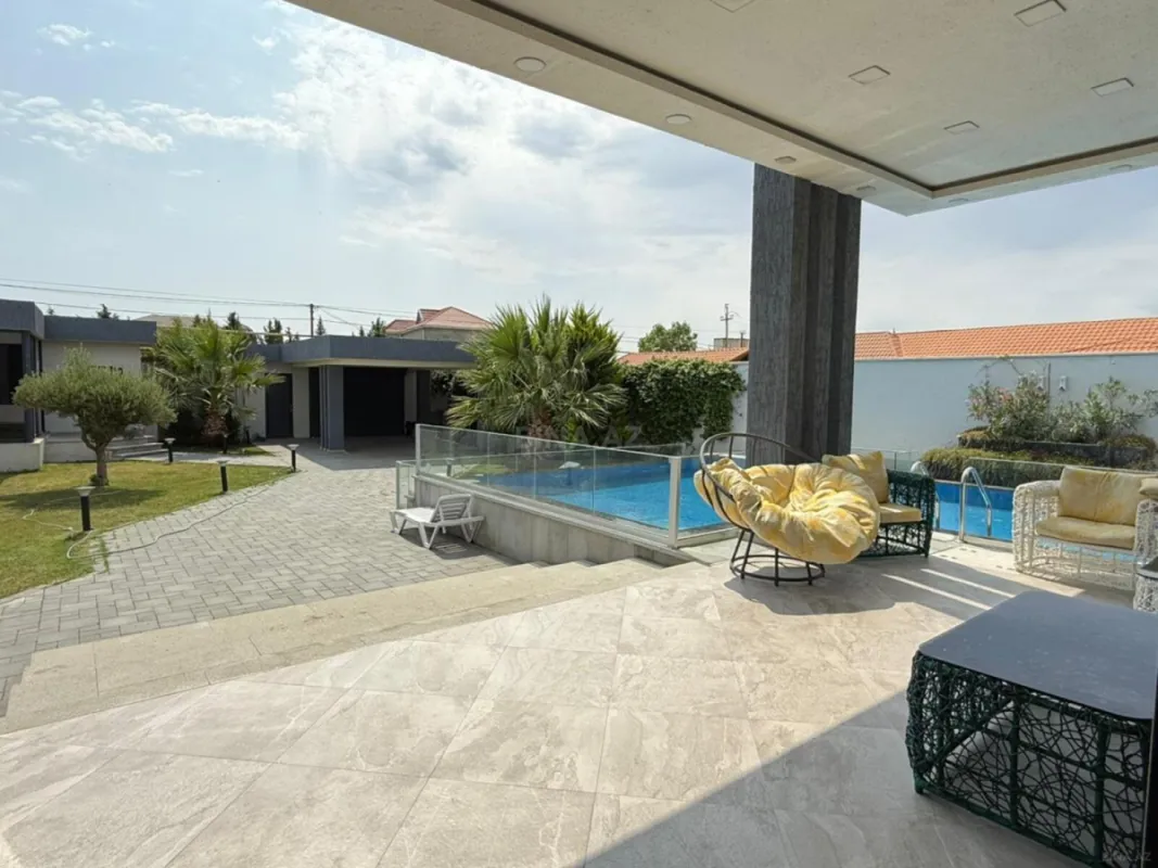 Kirayə verilir 5 otaqlı həyət evi 340 m²