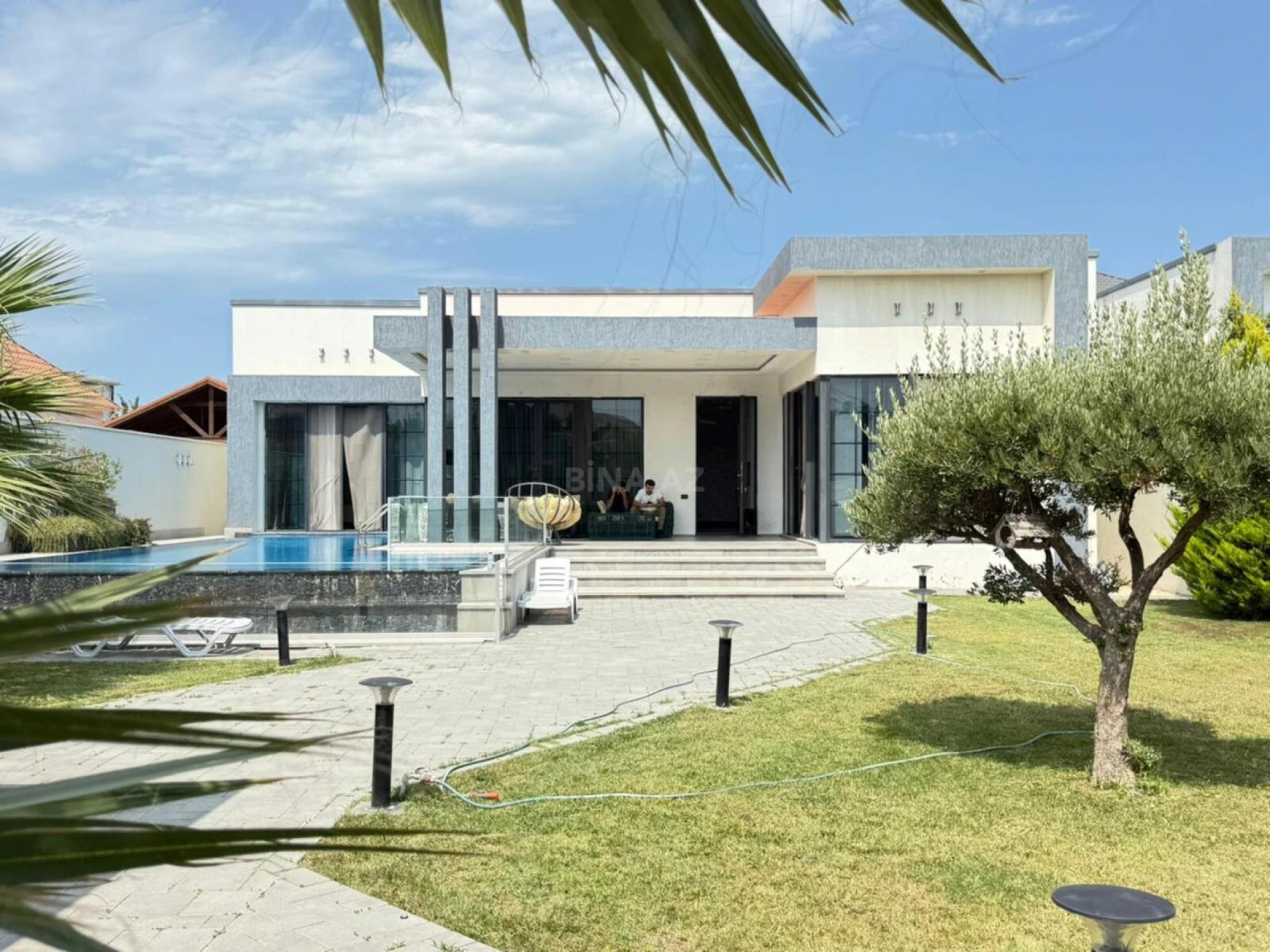 Kirayə verilir 5 otaqlı həyət evi 340 m²