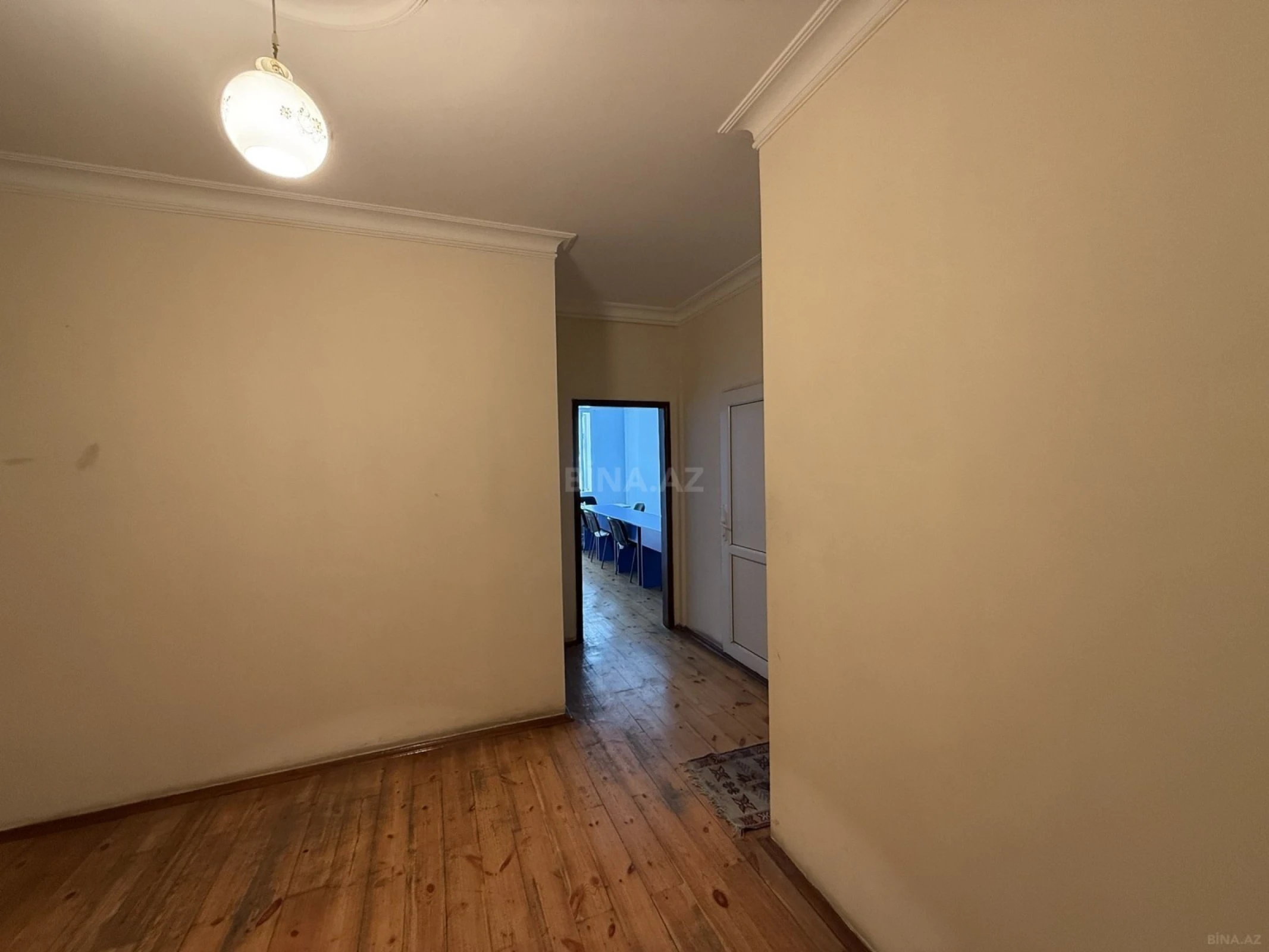 Satılır 4 otaqlı mənzil 160 m²