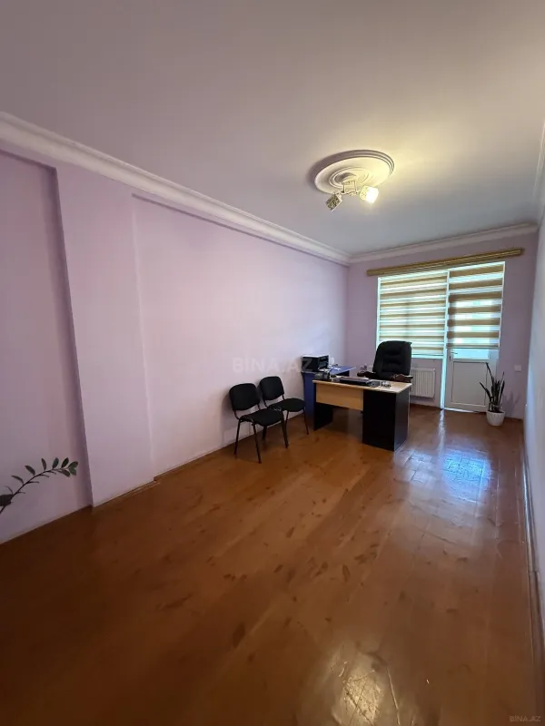 Satılır 4 otaqlı mənzil 160 m²