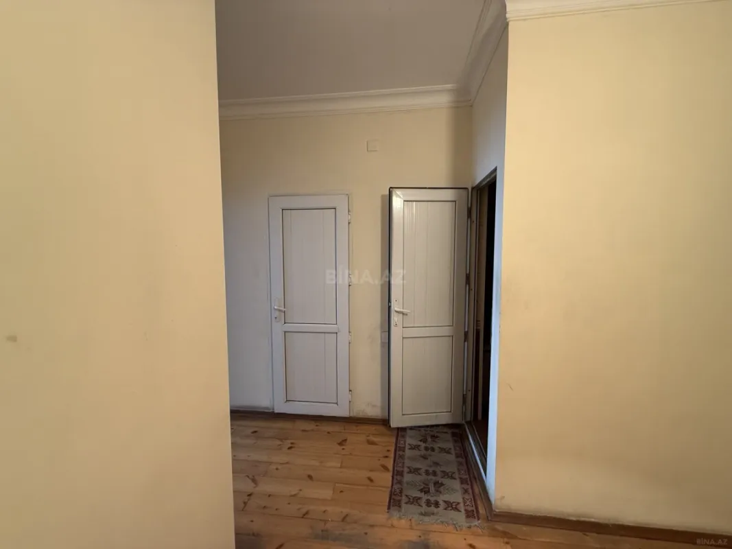 Satılır 4 otaqlı mənzil 160 m²