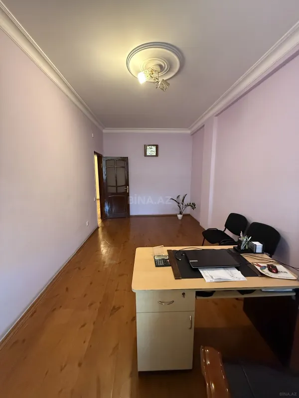 Satılır 4 otaqlı mənzil 160 m²