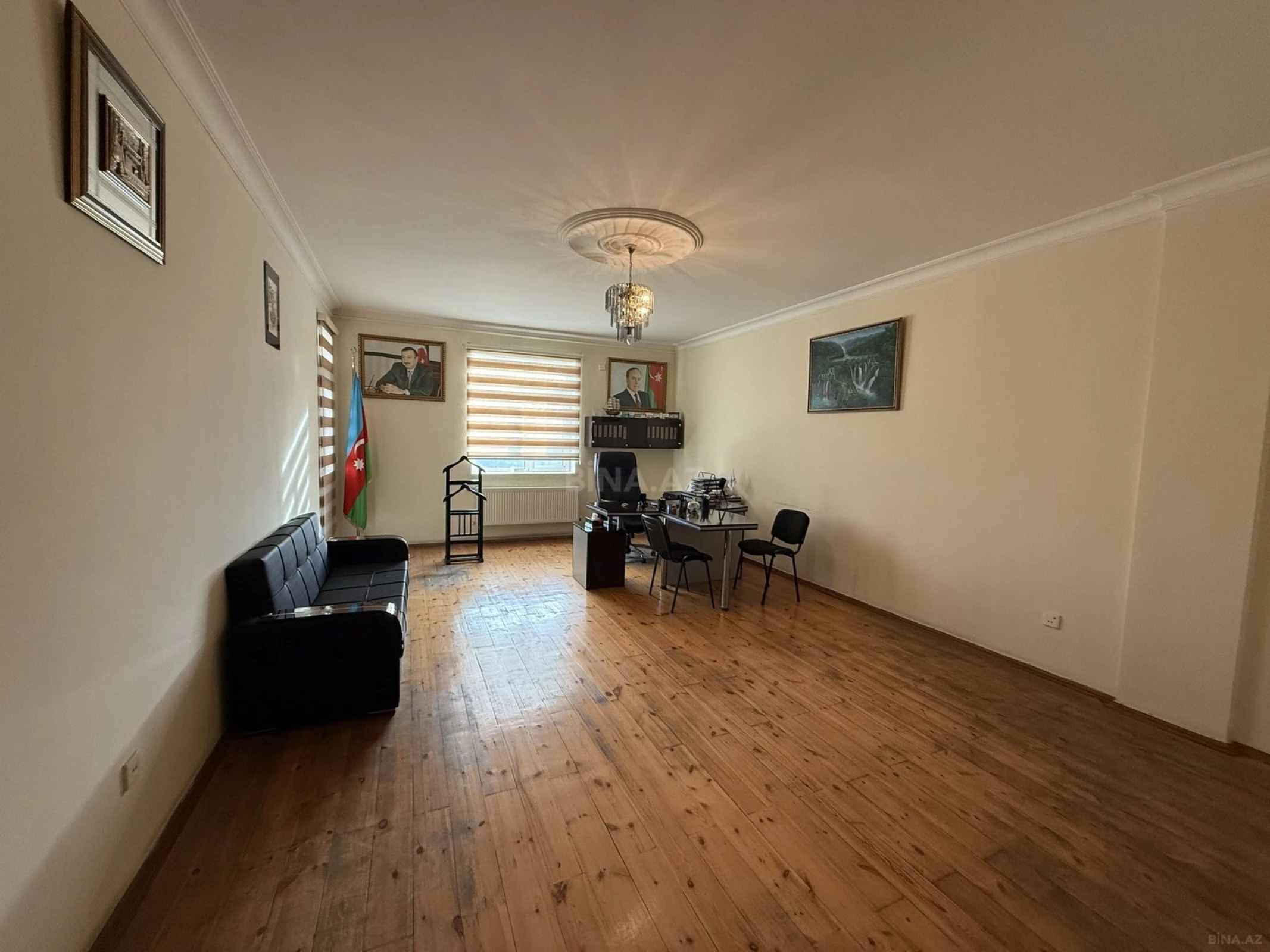 Satılır 4 otaqlı mənzil 160 m²