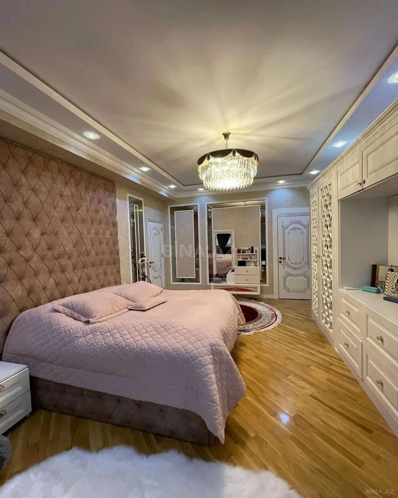 Kirayə verilir 6 otaqlı həyət evi 450 m²