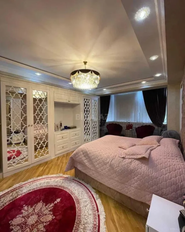 Kirayə verilir 6 otaqlı həyət evi 450 m²