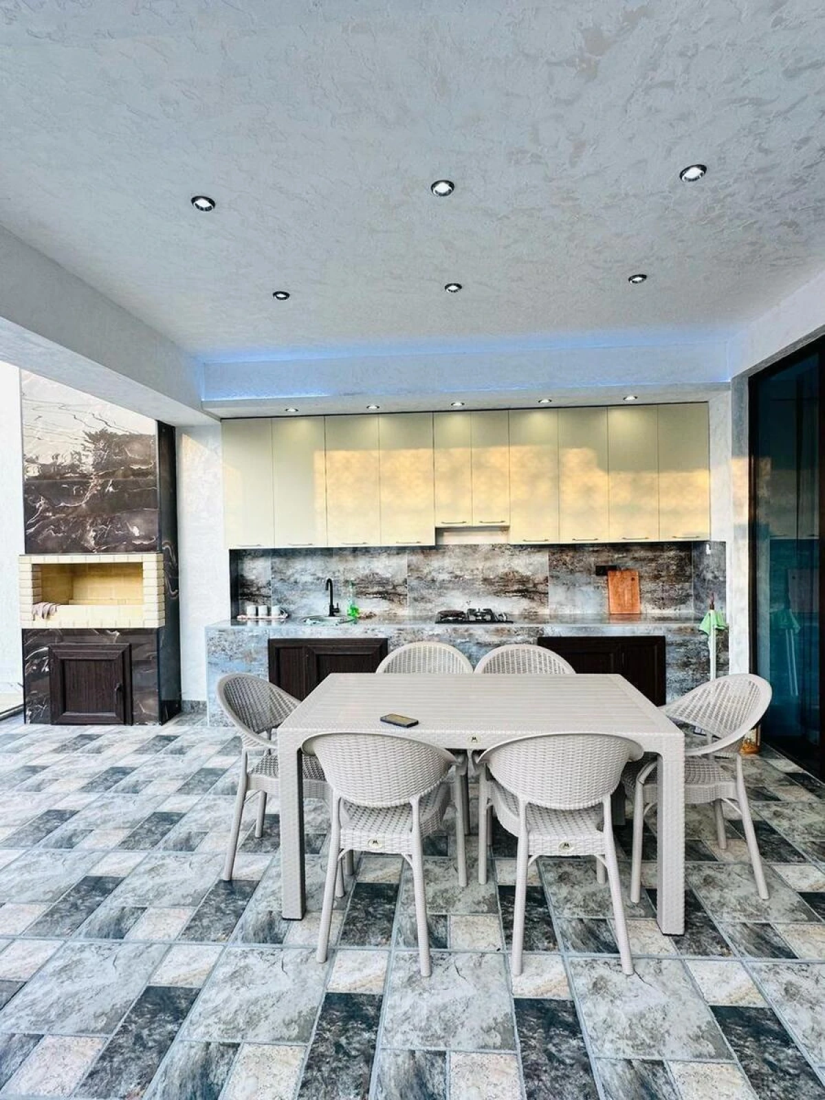 Kirayə verilir 4 otaqlı həyət evi 280 m²