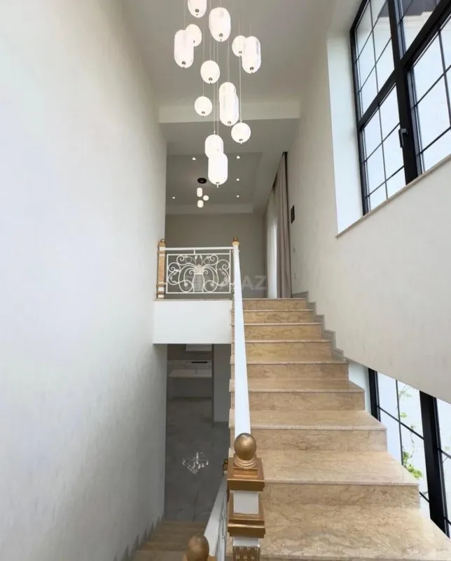 Kirayə verilir 5 otaqlı həyət evi 340 m²