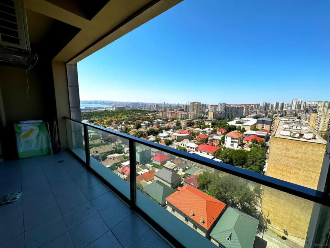 Satılır 4 otaqlı mənzil 128 m²
