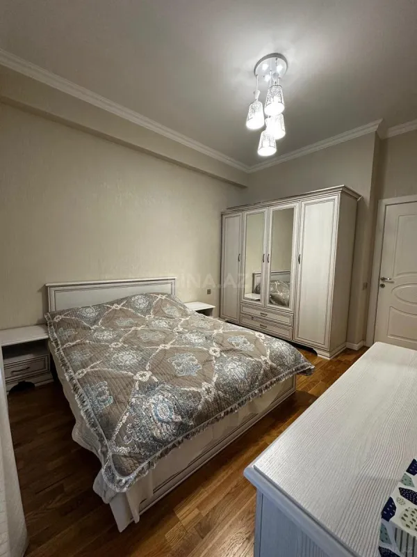 Satılır 3 otaqlı mənzil 115 m²