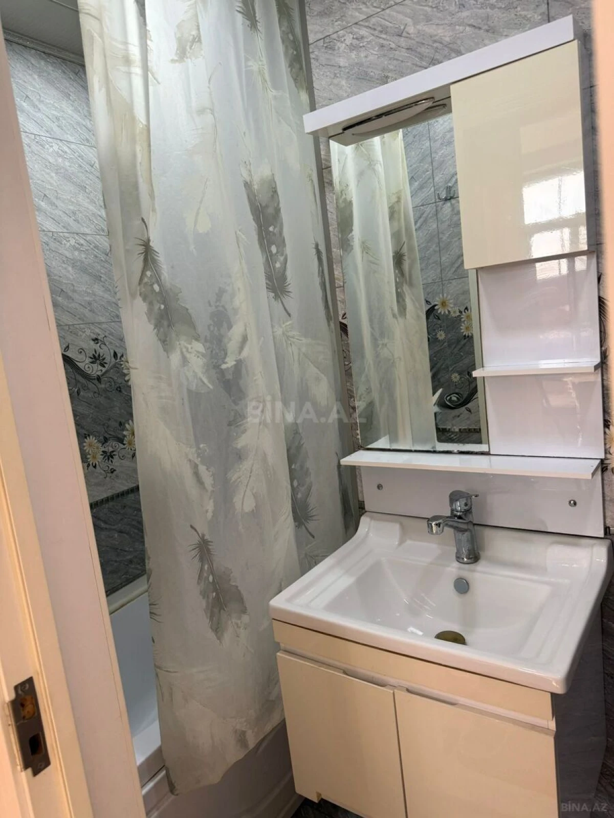 Satılır 3 otaqlı mənzil 90 m²