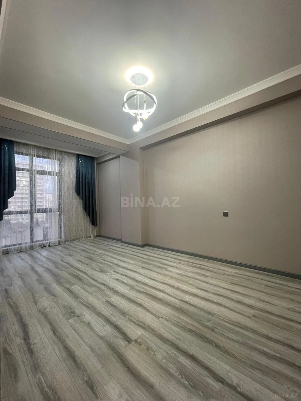 Satılır 2 otaqlı mənzil 85 m²